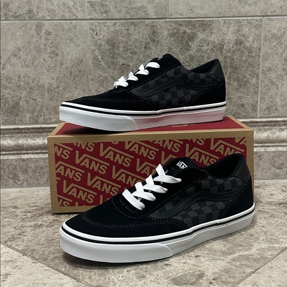 Vans Brooklyn Checkerboard Low Top Sneaker NEW Boys 5 Black Asphalt - Picture 2 of 13